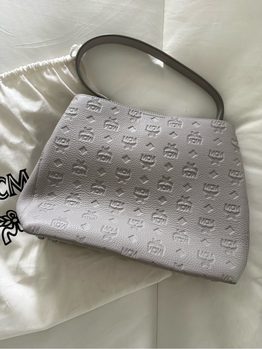 MCM Sara Embossed Leather Tote Bag - Light Gray - BRAND NEW NEVER USED - Picture 2 of 5